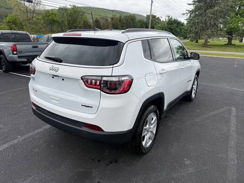 Used 2022 Jeep Compass Latitude w/ Convenience Group AWD/4WD image 4