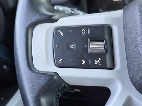 Used 2023 Land Rover Defender 90 SE AWD/4WD image 17