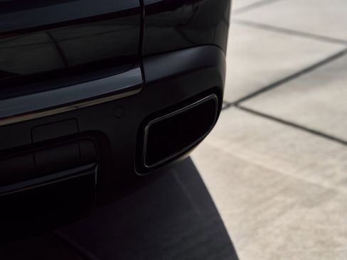 Used 2021 Rolls-Royce Cullinan Black Badge image 14