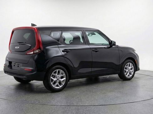 Used 2025 Kia Soul LX w/ LX Technology Package image 9