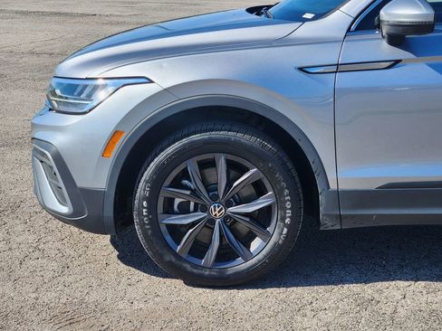 Used 2024 Volkswagen Tiguan SE image 8