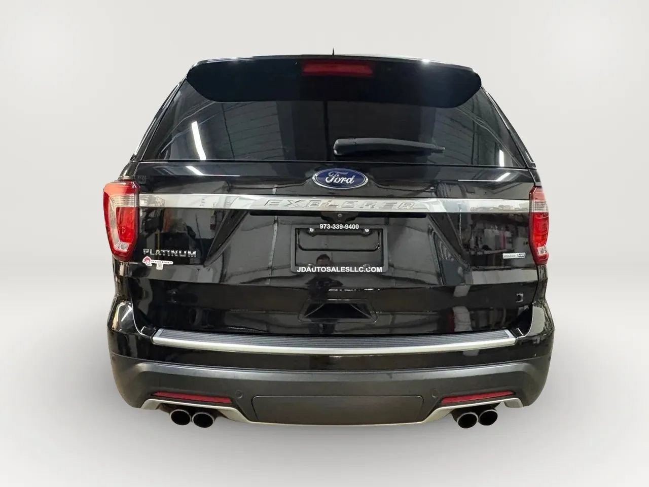Used 2018 Ford Explorer Platinum AWD/4WD image 4