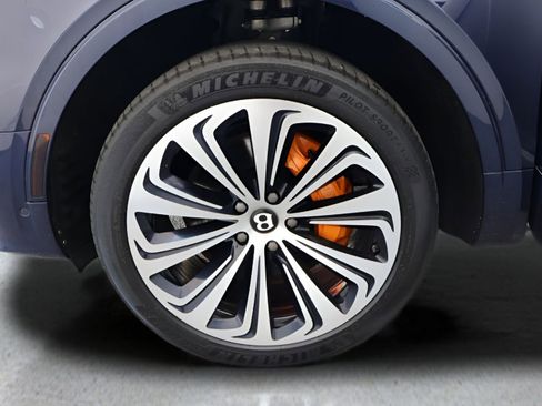 Used 2021 Bentley Bentayga image 6