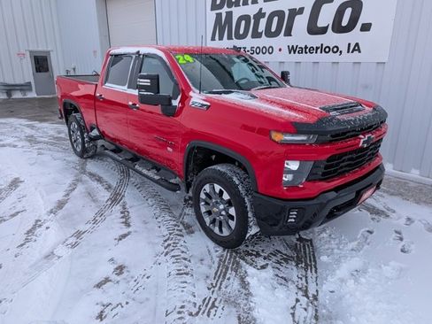 Used 2024 Chevrolet Silverado 2500 Custom w/ Custom Value Package image 6