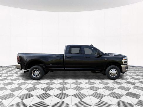 New 2026 RAM 3500 Tradesman AWD/4WD image 30