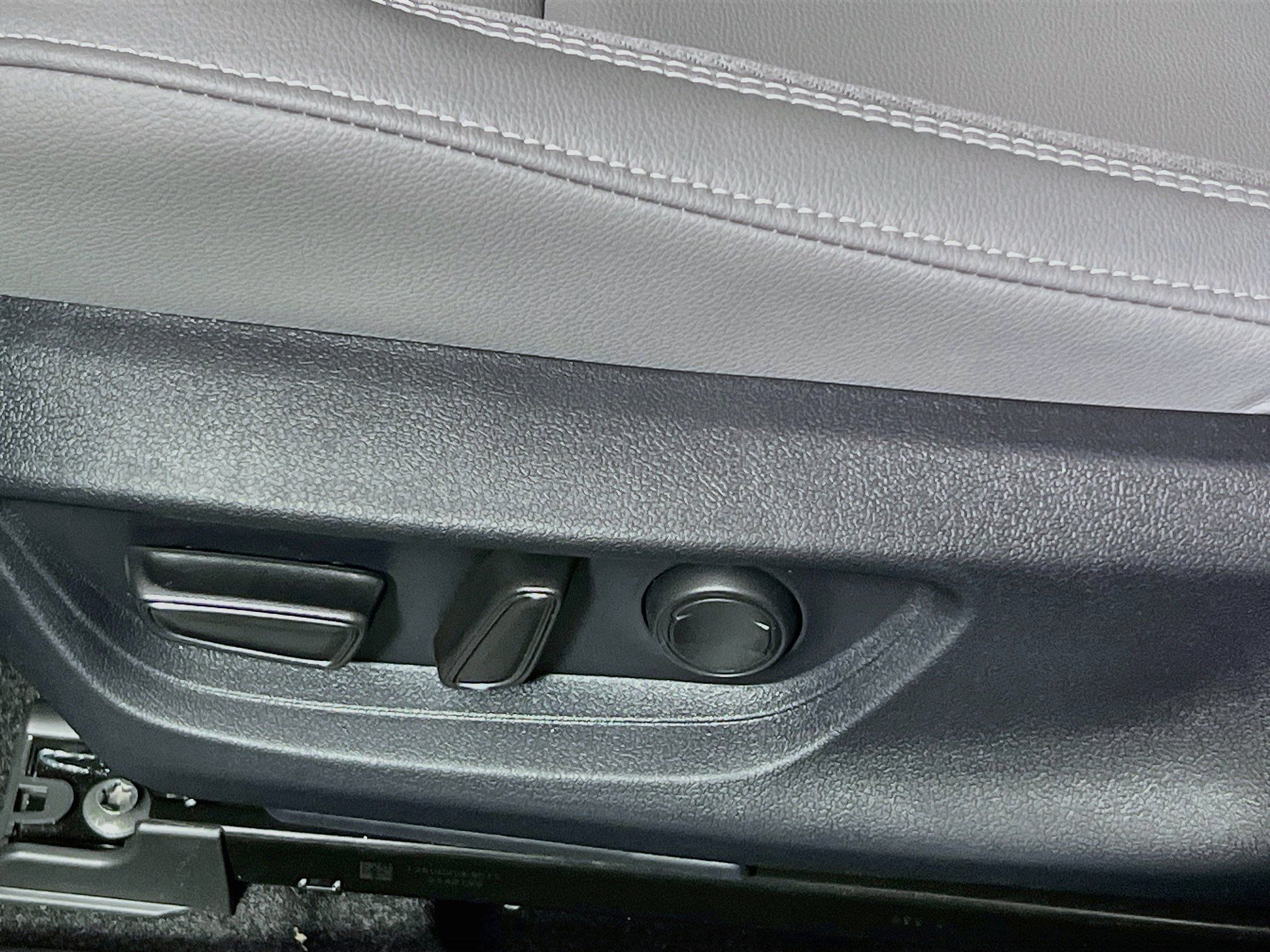 Used 2026 Toyota Camry SE FWD image 15