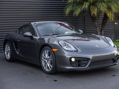 Certified 2016 Porsche Cayman image 6