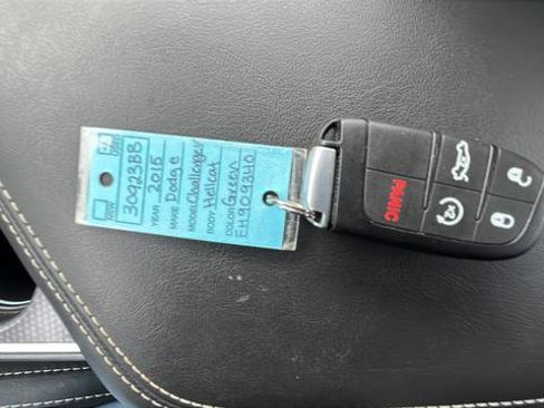 Used 2015 Dodge Challenger SRT Hellcat image 30