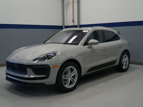 Certified 2026 Porsche Macan AWD/4WD image 1