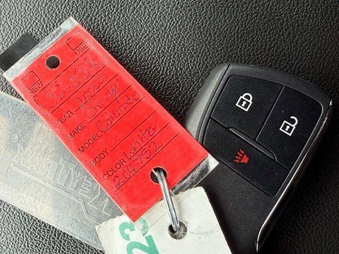 Used 2025 Chevrolet Colorado W/T w/ LPO, Pro Essentials Package image 17