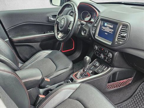Used 2019 Jeep Compass Trailhawk image 10