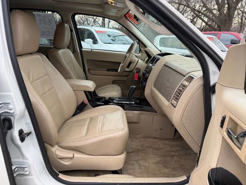 Used 2010 Ford Escape Limited image 10