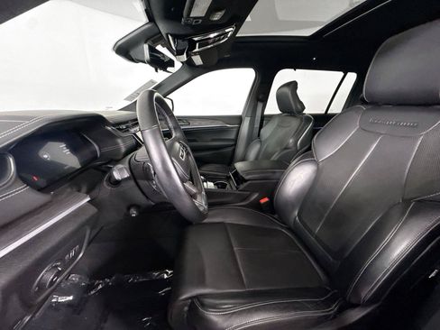 Used 2021 Jeep Grand Cherokee L Overland w/ Luxury Tech Group IV AWD/4WD image 3