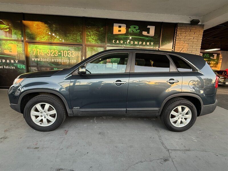 Used 2011 Kia Sorento LX AWD/4WD image 4