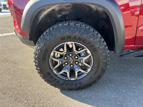 Certified 2024 Chevrolet Colorado ZR2 w/ Technology Package image 9