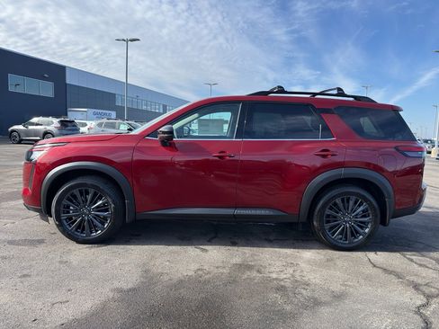 New 2026 Nissan Pathfinder SL image 6