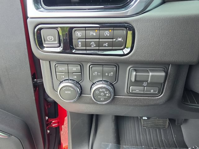 New 2026 GMC Yukon Denali w/ Advanced Technology Package AWD/4WD image 24