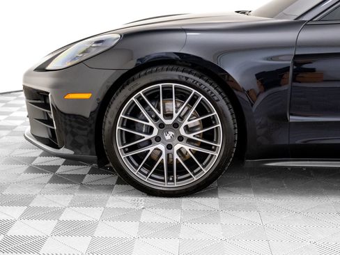 Used 2024 Porsche Panamera image 36