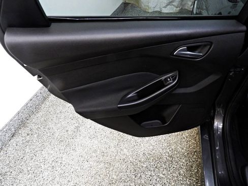 Used 2016 Ford Focus ST image 9