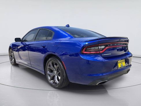 Used 2018 Dodge Charger R/T w/ Plus Group RWD image 3