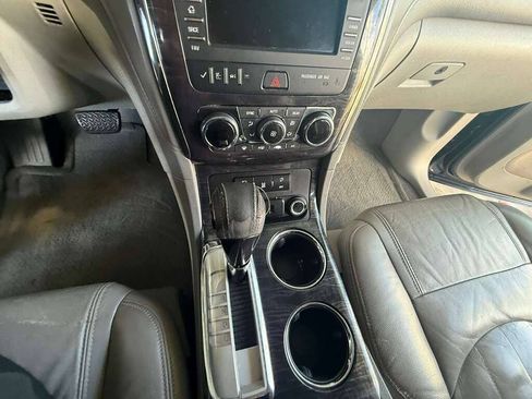 Used 2017 Buick Enclave Convenience FWD image 12