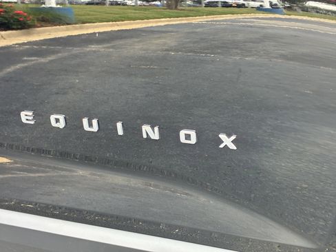 Used 2025 Chevrolet Equinox LT FWD image 7