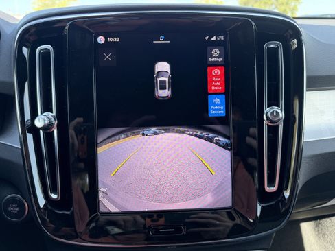 New 2026 Volvo XC40 B5 Core AWD/4WD image 21