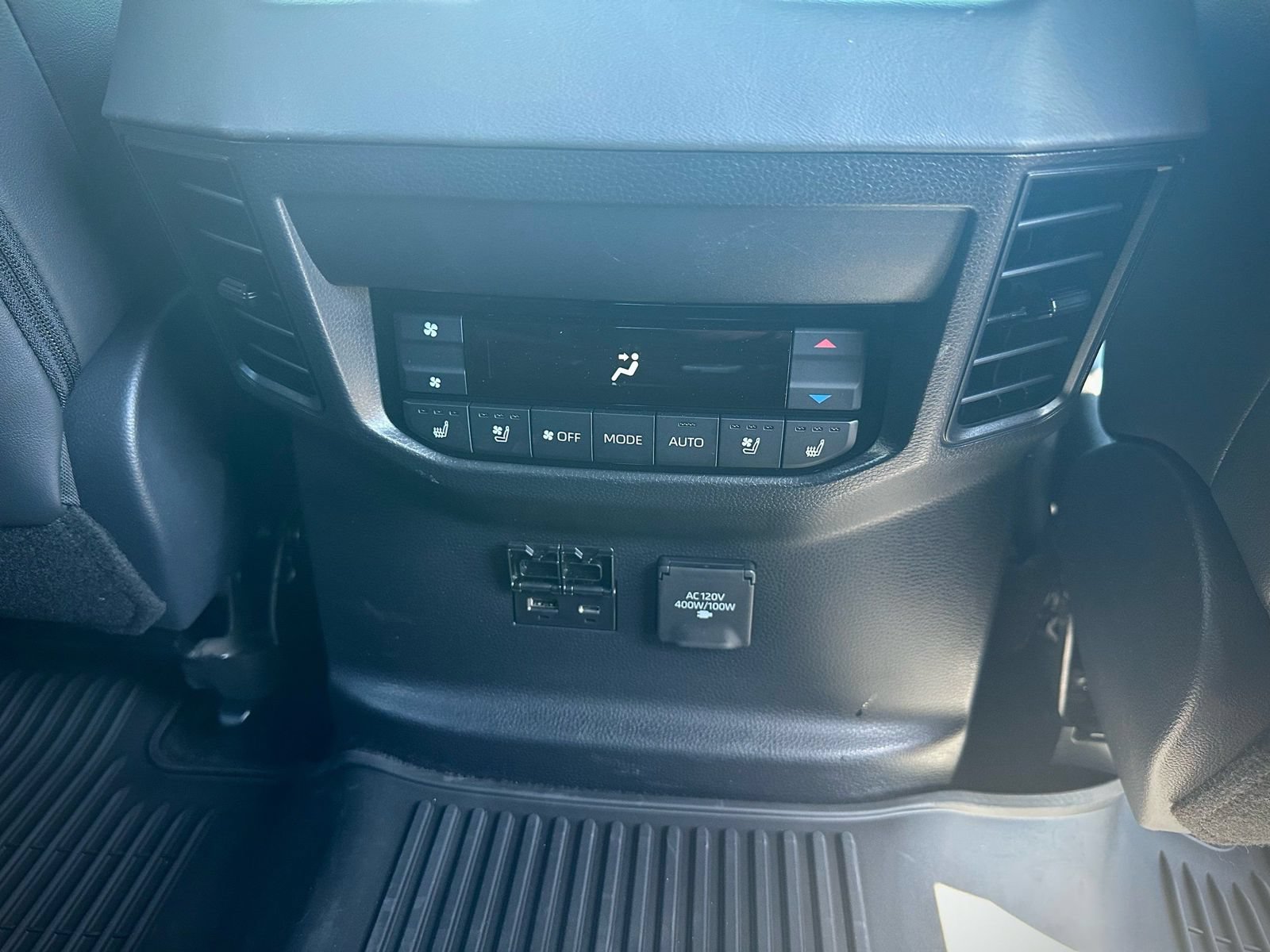 Used 2026 Toyota Sequoia Platinum AWD/4WD image 8