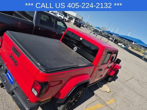 Used 2025 Jeep Gladiator Sport image 8