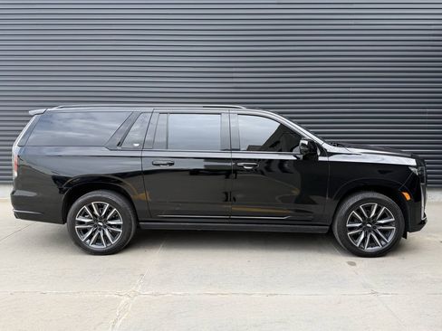 Used 2023 Cadillac Escalade ESV Sport Platinum w/ LPO, ONYX Package AWD/4WD image 10