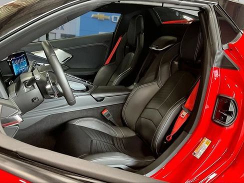 Used 2024 Chevrolet Corvette Stingray Preferred Conv w/ Z51 Performance Package RWD image 17