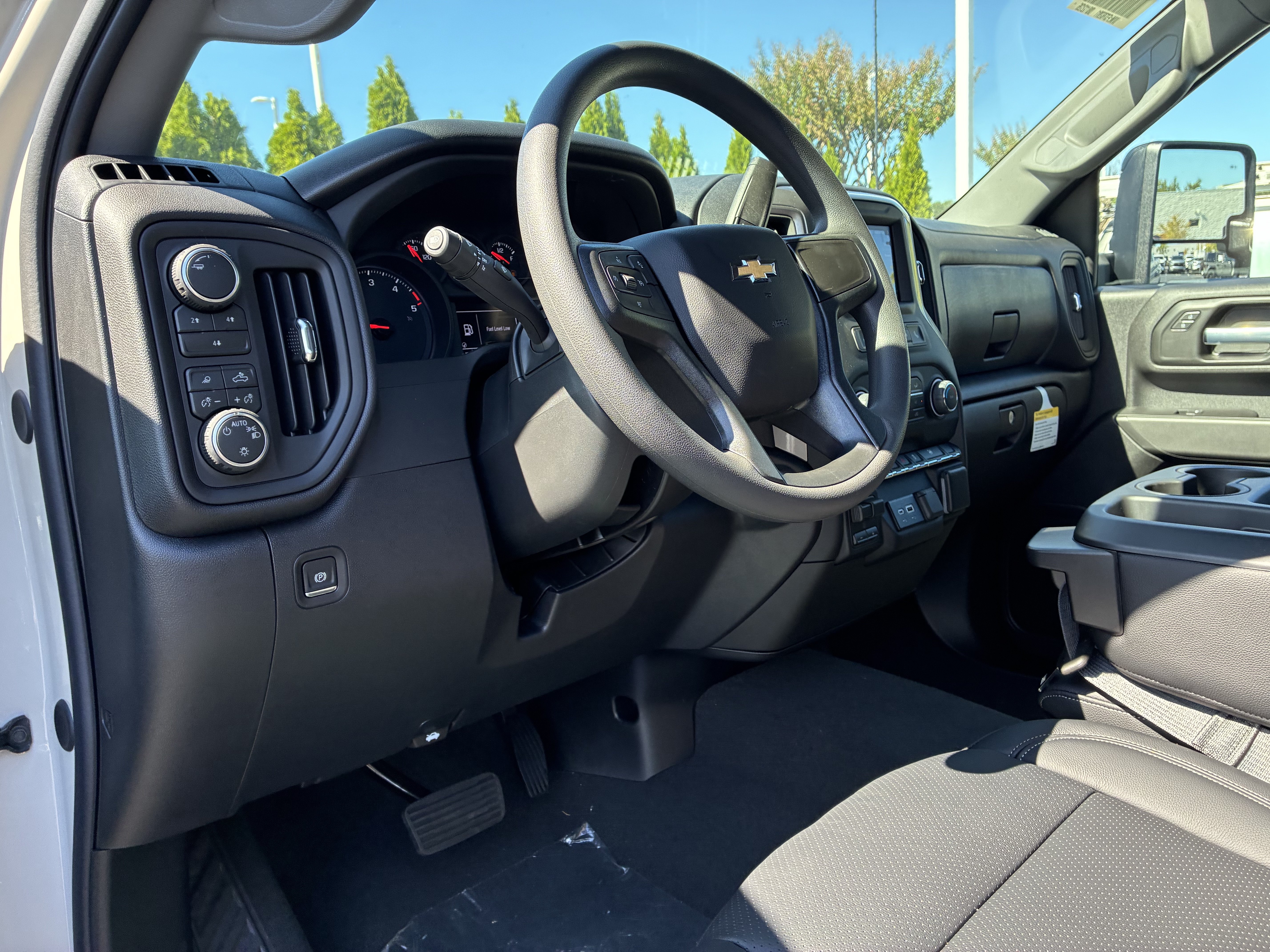 New 2026 Chevrolet Silverado 2500 Custom w/ Custom Value Package AWD/4WD image 24