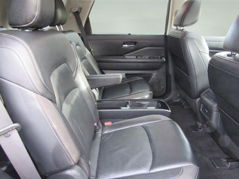 Used 2022 Nissan Pathfinder SL w/ SL Premium Package image 38