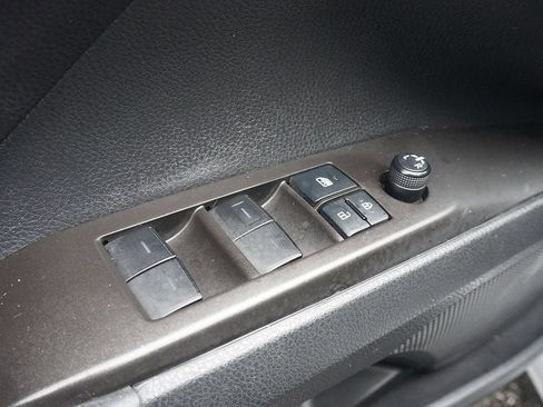 Used 2022 Toyota Camry SE w/ Convenience Package FWD image 24