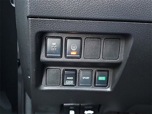 Used 2021 Nissan Rogue Sport S image 23