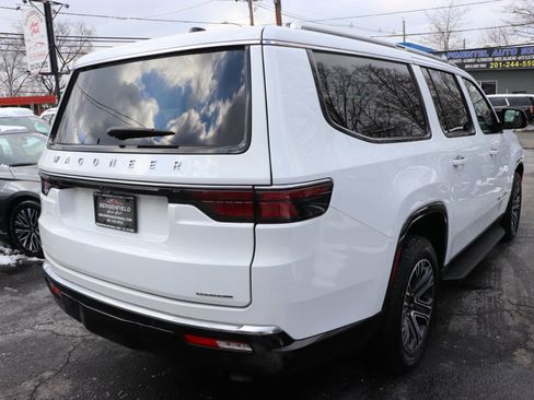 Used 2024 Jeep Wagoneer L Series II w/ Flexible Seating Group image 5