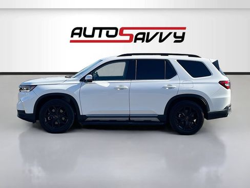 Used 2025 Honda Pilot Touring image 4