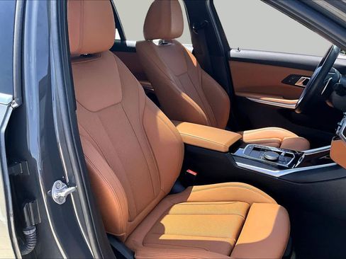 Used 2024 BMW 330i Sedan w/ Premium Package RWD image 8