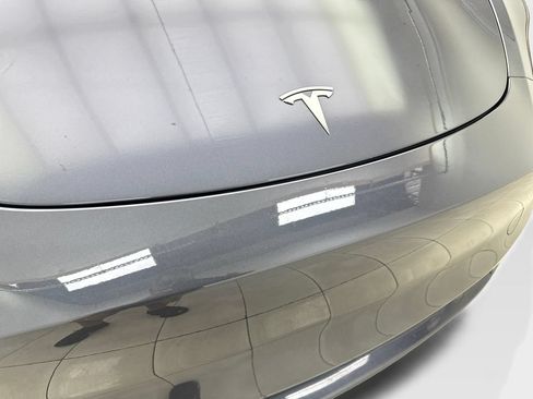 Used 2023 Tesla Model Y Long Range AWD/4WD image 25