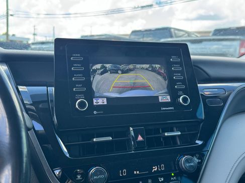 Used 2022 Toyota Camry SE w/ Convenience Package FWD image 14