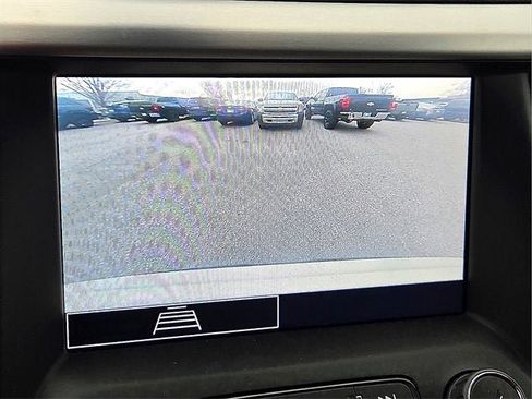 Certified 2023 GMC Acadia SLE w/ Driver Convenience Package image 19