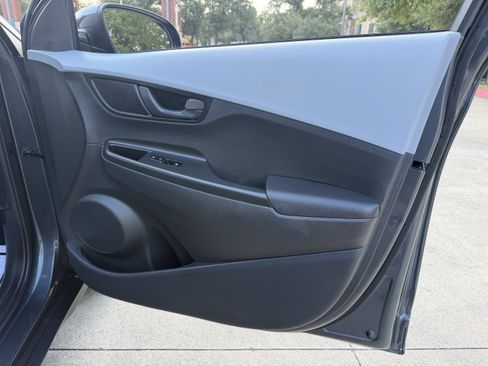 Used 2021 Hyundai Kona SEL FWD image 9