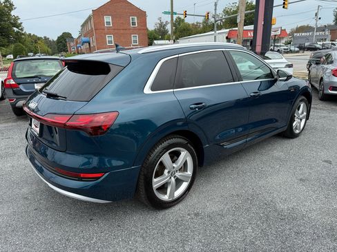 Used 2019 Audi e-tron Premium Plus image 29