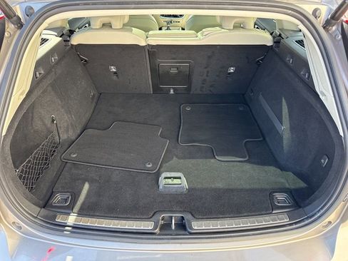 Used 2020 Volvo V60 T5 Cross Country image 12