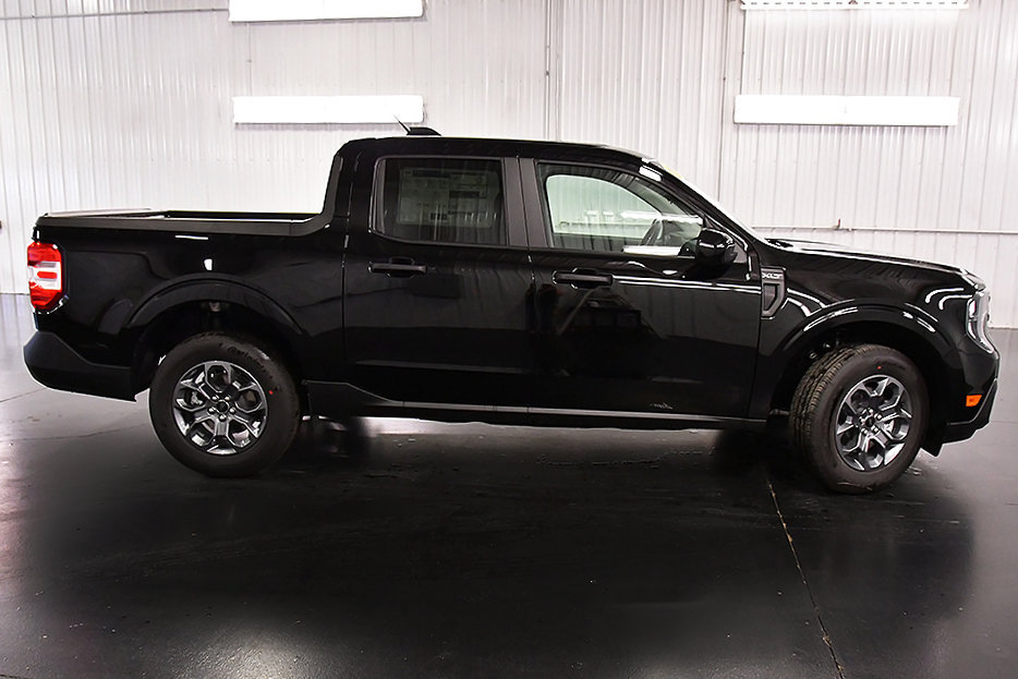 New 2026 Ford Maverick XLT w/ Equipment Group 301A AWD/4WD image 9