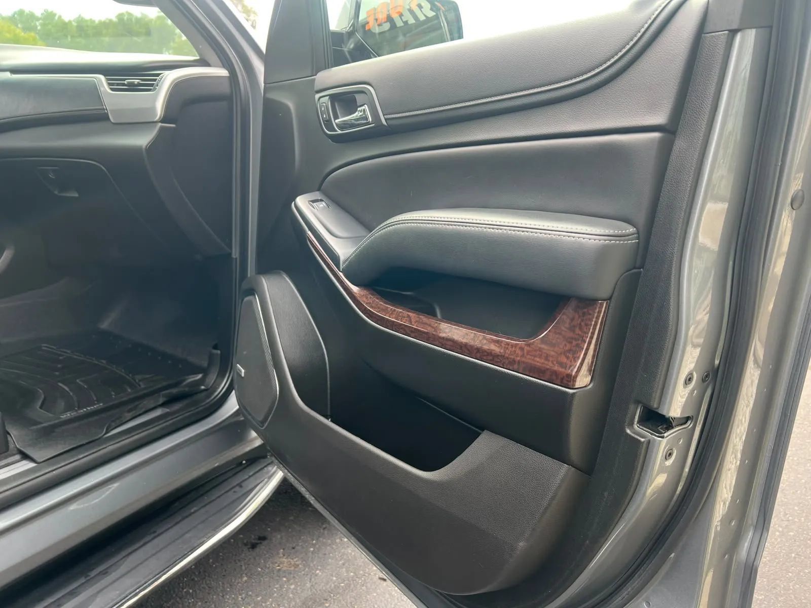 Used 2019 GMC Yukon SLT AWD/4WD image 12