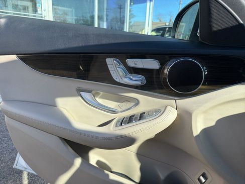 Used 2018 Mercedes-Benz C 300 Sedan image 21