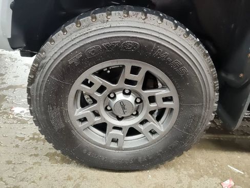 Used 2020 Toyota Tacoma 4x4 Double Cab image 8