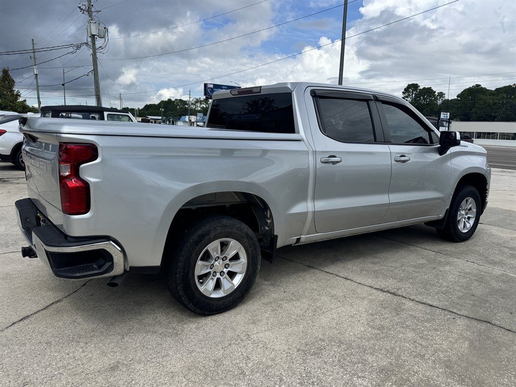 Used 2021 Chevrolet Silverado 1500 LT AWD/4WD image 5