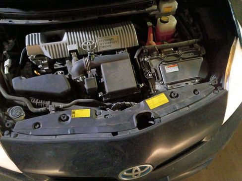 Used 2013 Toyota Prius Two image 7